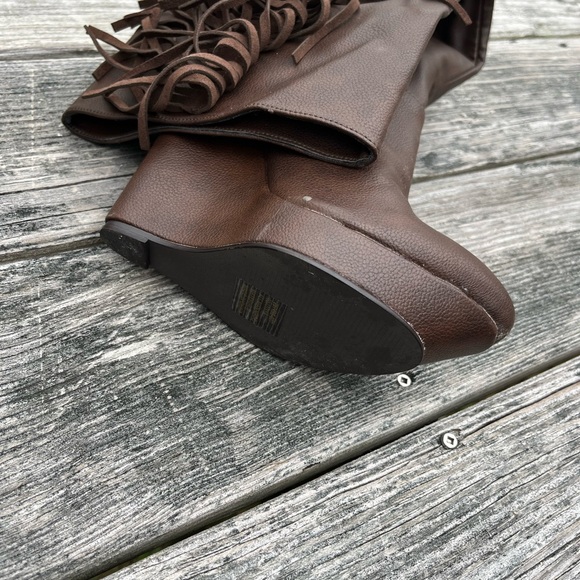 Knee high brown leather wedge boot with fringe detail. - Picture 6 of 9